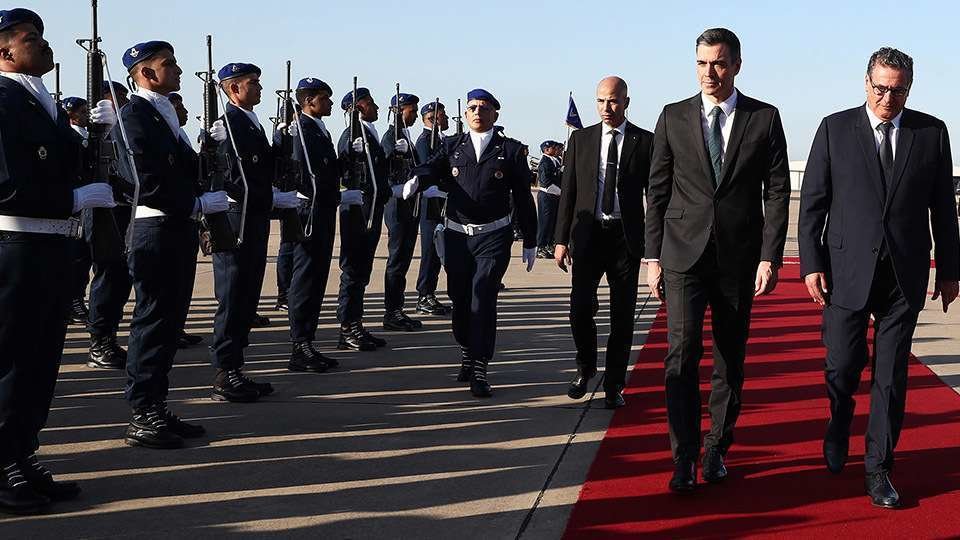 El presidente del Gobierno, Pedro Sánchez, junto al jefe de Gobierno del Reino de Marruecos, Aziz Akhanouch, durante una visita oficial al país vecino el pasado febrero (MONCLOA) Pool Moncloa/Fernando Calvo. Rabat (Marruecos) 1.2.2023