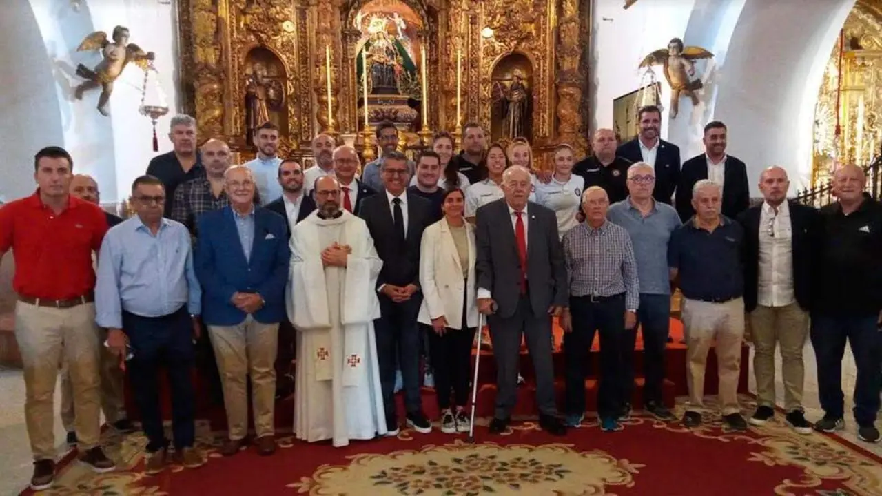 Participantes en el acto celebrado en la iglesia dde &Aacute;frica (C.A.)