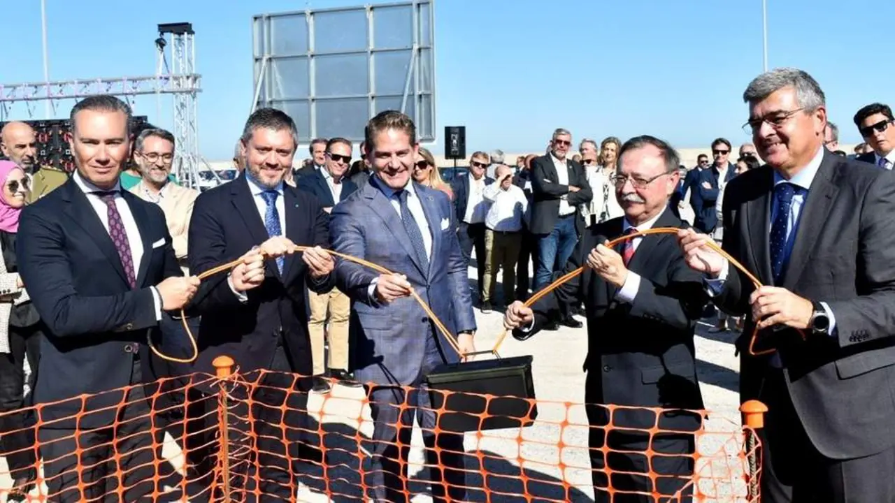  La colocación de la primera piedra del Data Center 