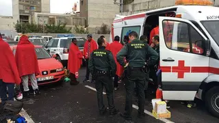 desembarco en el sarchal 2 enero 2016 cedidas por cruz roja migrantes inmigrantes