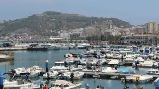 Puerto deportivo Custom