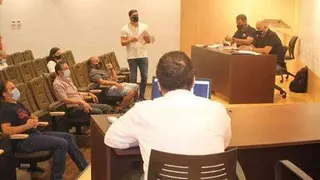 Un momento de la reuni&oacute;n celebrada ayer en la Ciudad del F&uacute;tbol (CEDIDA)