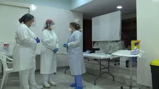 Enfermeras, en el punto de vacunaci&oacute;n instalado en el Ayuntamiento (C.A.)