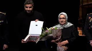 Gala del bicentenario de la Polic&iacute;a Nacional. Aisha Mohamed, viuda de Mohamed Ahmed Abderrahaman, el ceut&iacute; asesinado por ETA hace cincuenta a&ntilde;os