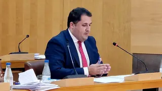  El consejero de Fomento se enroca en su ataque a la hosteler&iacute;a 