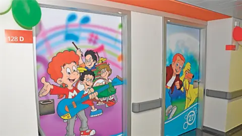 Son muchos los hospitales que cuentan con decoraci&oacute;n infantil como el de Son Espases
