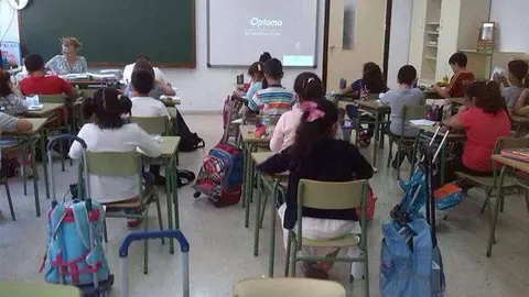 NI&Ntilde;OS CLASE COLEGIO