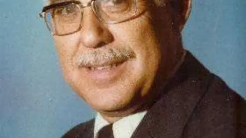 1988 Solera Foto (1)