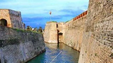 foso murallas reales