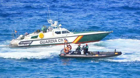 lancha salvamento mar&iacute;timo guardia civil mar goma