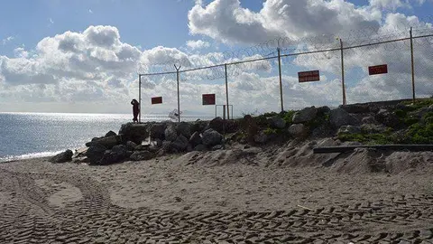 Playa Tarajal-Valla inmigrantes muestos (4)