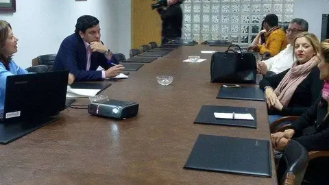 charla camara comercio 2611