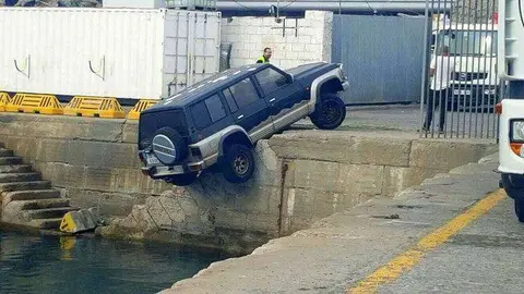 coche-cantil-muelle-2