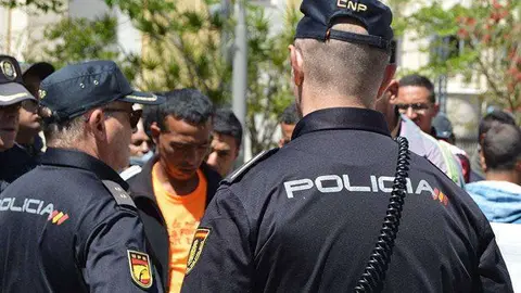 policias nacionales recortada