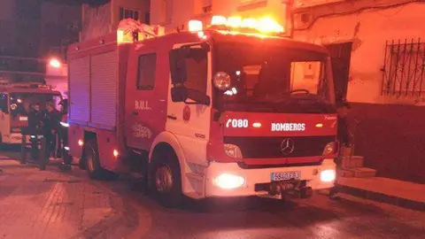 bomberos coche incendiado en Bermudo Soriano