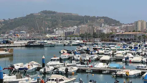 Puerto deportivo Custom