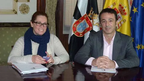 Carolina_Hurtado_Mendoza_ICD_Deporte_Fernando_Ramos_consejero_Juventud_Turismo_Fiestas_sala_rotonda_1web
