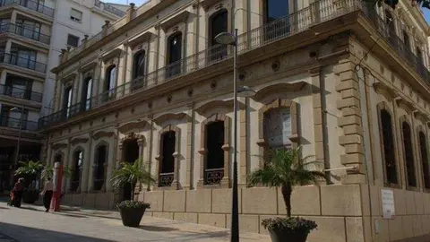 Museo_de_Ceuta_en_el_Paseo_del_Revell&iacute;n (Custom)