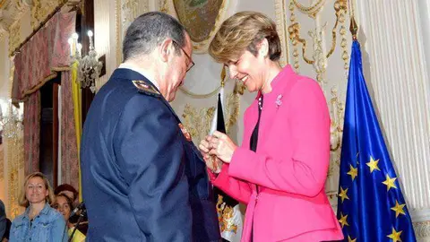 medalla angel gomez