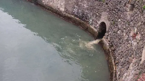 aguas-fecales-en-el-foso