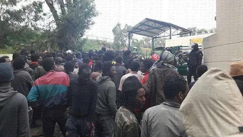 inmigrantes ceti puerta