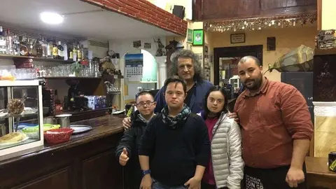 SINDROME DOWN AYUDANTES DE CAMAREROS