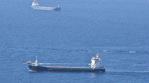 barcos en bah&iacute;a