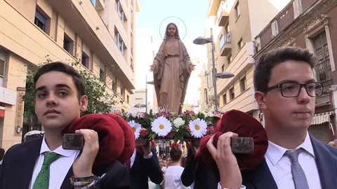Inmaculada ofrenda flores iglesia remedios