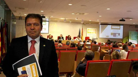 roviralta-en-la-asamblea-de-medicos