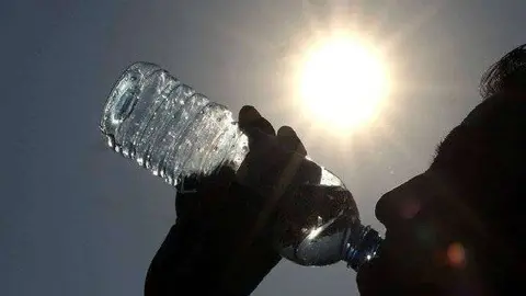 Mantenerse hidratado es vital ante la ola de calor. / radiointerior.es