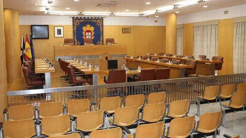 sal&oacute;n pleno vac&iacute;o