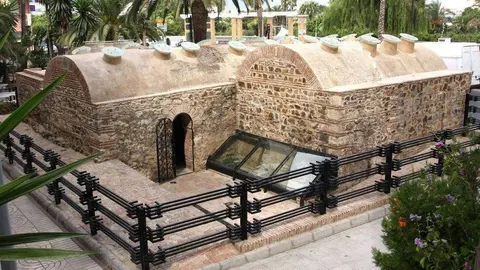 Ba&ntilde;os &Aacute;rabes 1