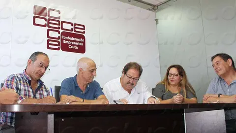 cece ccoo ugt empresarios sindicatos firma pacto por la frontera