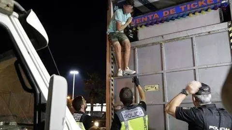 Cerca de 200 inmigrantes intentan viajar como polizones desde Melilla
