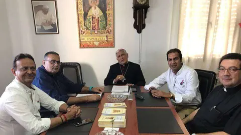 reuni&oacute;n-comunidad-hind&uacute;-obispo