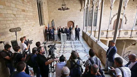 Declaraci&oacute;n institucional del presidente de la Generalitat de Catalu&ntilde;a, Carles Puigdemont. / Mundiario