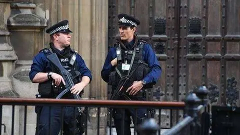 Un s&eacute;ptimo detenido por el atentado en el metro de Londres