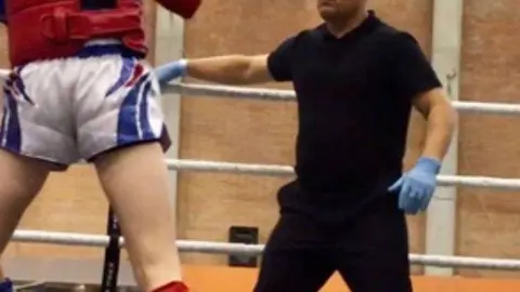 MUA THAI1