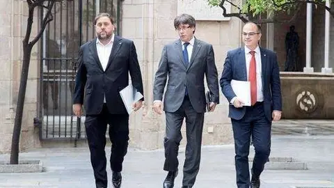 Puigdemont re&uacute;ne de forma extraordinaria al Govern para analizar el 1-O