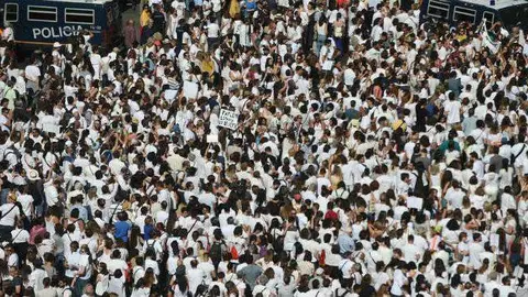 manifestaci&oacute;n en madrid por el di&aacute;logo en catalu&ntilde;a