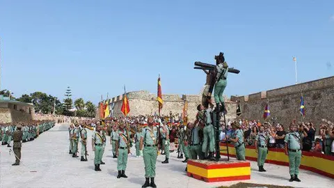 Entrega bandera a la Legi&oacute;n