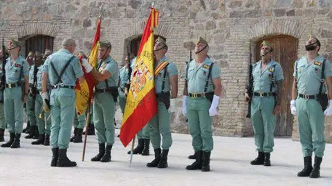 Entrega bandera a la Legi&oacute;n