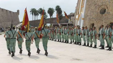 Entrega bandera a la Legi&oacute;n
