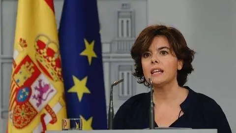 El Gobierno y el PSOE llaman a Puigdemont a no declarar la independencia