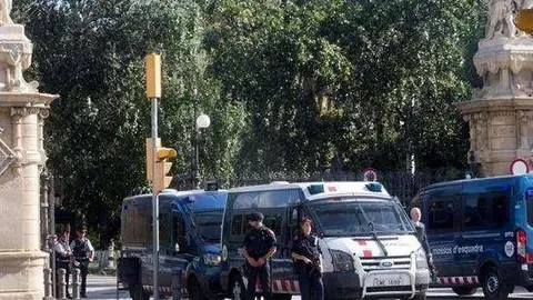 Los Mossos descartan "riesgo" para la seguridad por el acto del Parlament