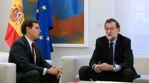 Rajoy ha hablado con Rivera sobre Catalu&ntilde;a antes del Consejo de Ministros