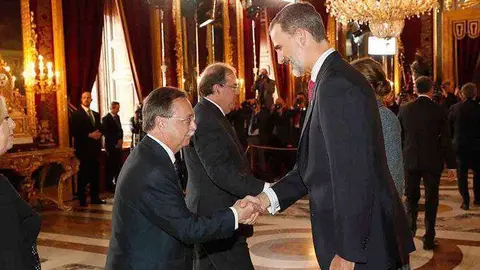 Vivas-saluda-al-Rey-Felipe-VI