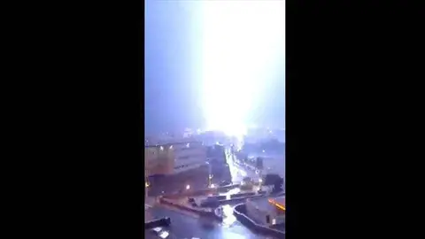 Rayo sobre la catedral