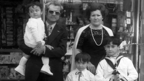 shanker chellaram ramchandani rosi casas matrimonio mixto hind&uacute; cat&oacute;lica