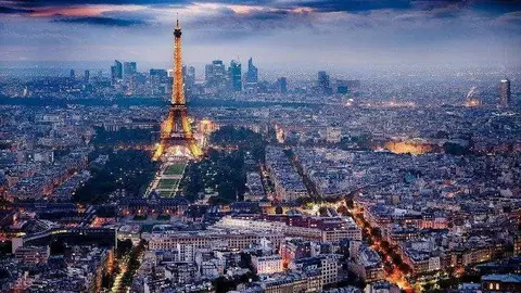 Ciudad de Par&iacute;s. / RRSS
